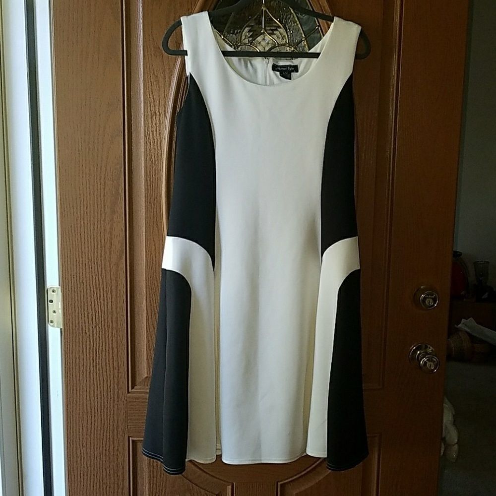 Michael Tyler black and white dress SZ L NWT